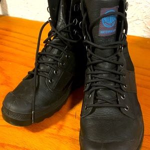 Very cool Palladium boots with great treads!